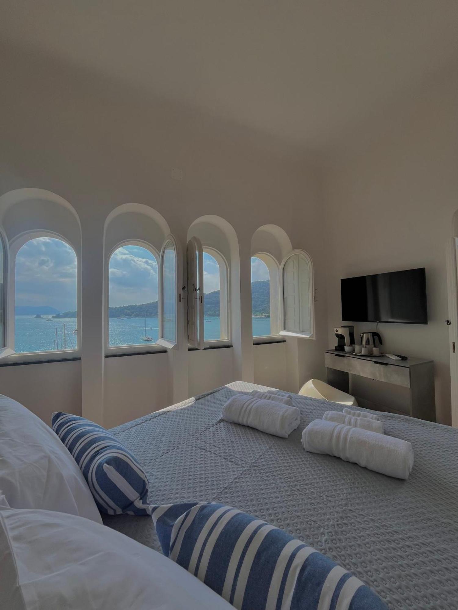 Le Finestre Veneris Hotel ปอร์โตเวเนเร ภายนอก รูปภาพ