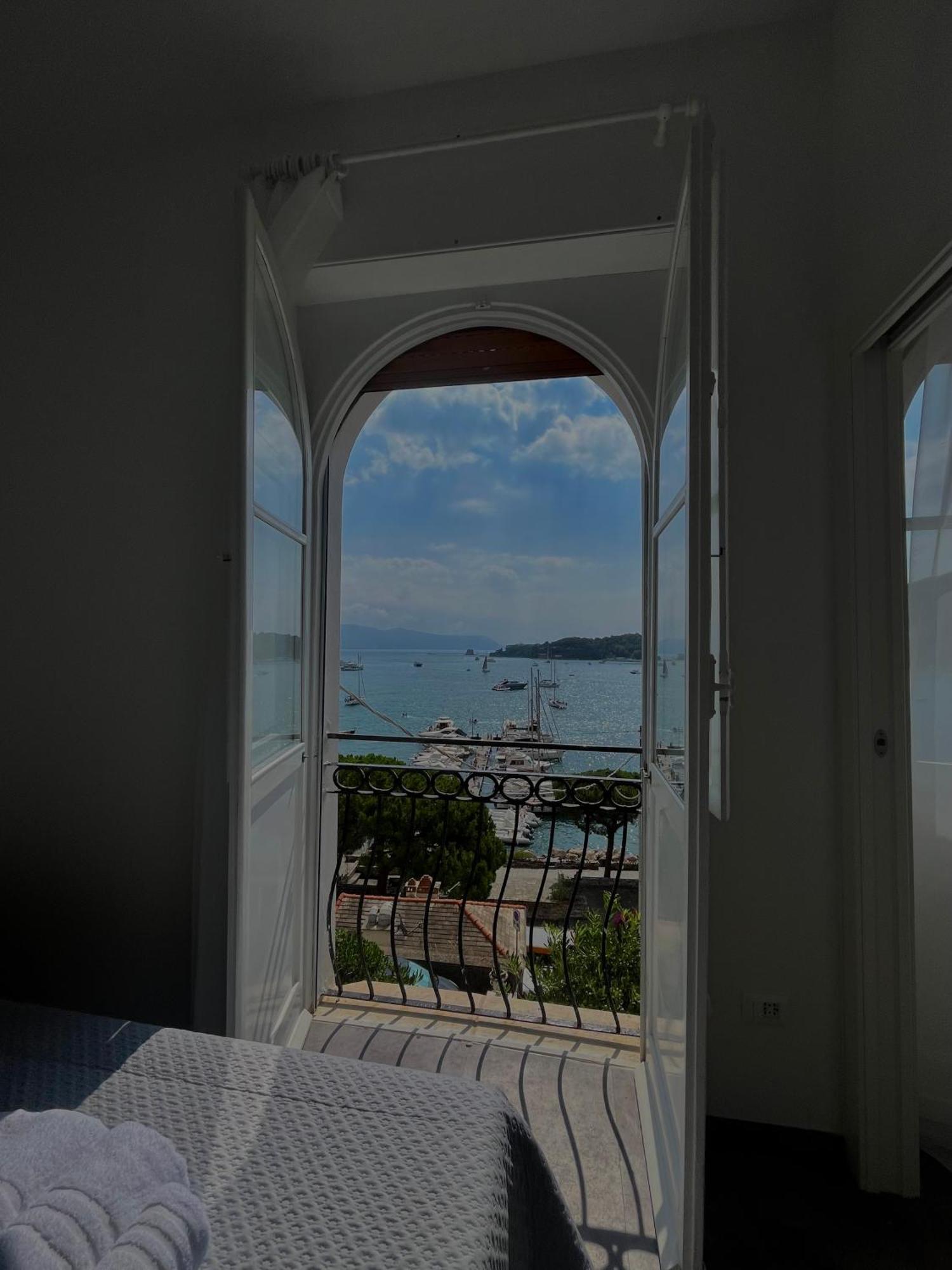 Le Finestre Veneris Hotel ปอร์โตเวเนเร ภายนอก รูปภาพ