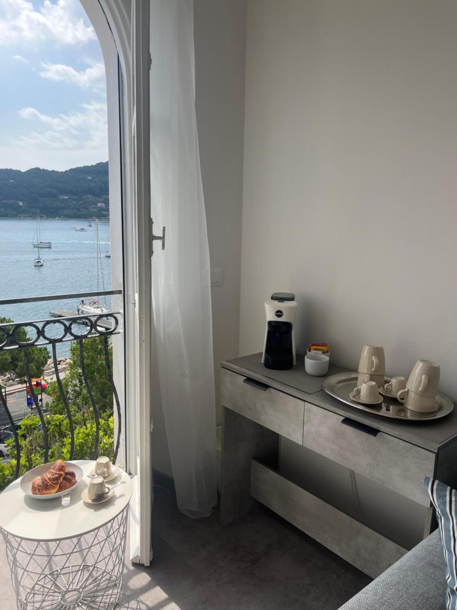 Le Finestre Veneris Hotel ปอร์โตเวเนเร ภายนอก รูปภาพ