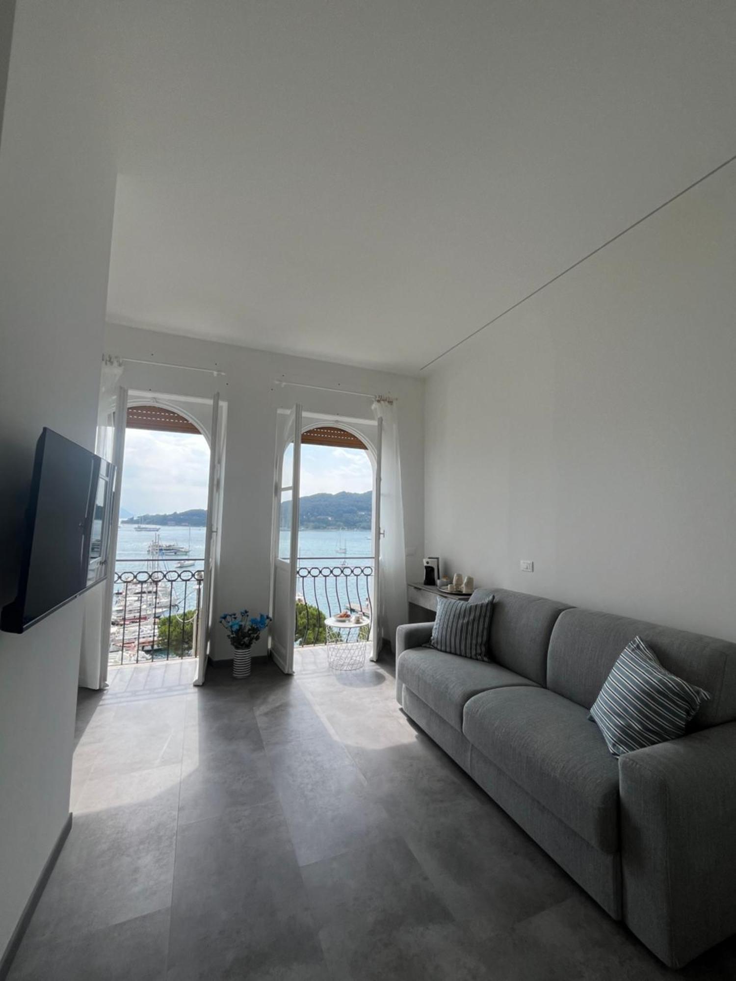 Le Finestre Veneris Hotel ปอร์โตเวเนเร ภายนอก รูปภาพ